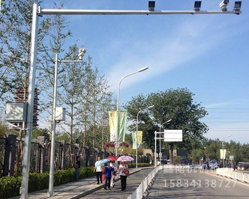 道路監控桿